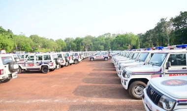 रायपुर को मिली डायल-112 की 54 नई गाड़ियां, डिप्टी CM विजय शर्मा ने दिखाई हरी झंडी