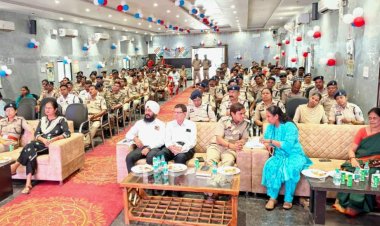 पुलिस को मिली अत्याधुनिक मोबाइल फॉरेंसिक वैन