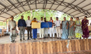 33 वर्षों की समर्पित सेवा को सलाम,भावुक माहौल में शिक्षिका ऊषा विश्वकर्मा का सम्मान