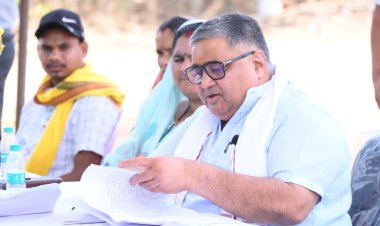जनदर्शन में मंत्री राजेश अग्रवाल ने सुनी ग्रामीणों की समस्याएं