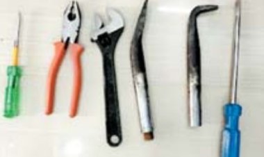 चोरी के लिए विशेष रूप से तैयार औजार अम्बेडकर अस्पताल की पार्किंग से मिले 