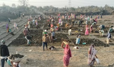जल संरक्षण के साथ मिल रहा बंपर रोजगार : मोर गांव, मोर तरिया” अभियान से संवर रहे ग्रामीण क्षेत्र