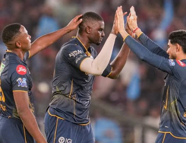 IPL 2026: गुजरात टाइटन्स की एकतरफा जीत, बेंगलुरु को 4 विकेट से हराया