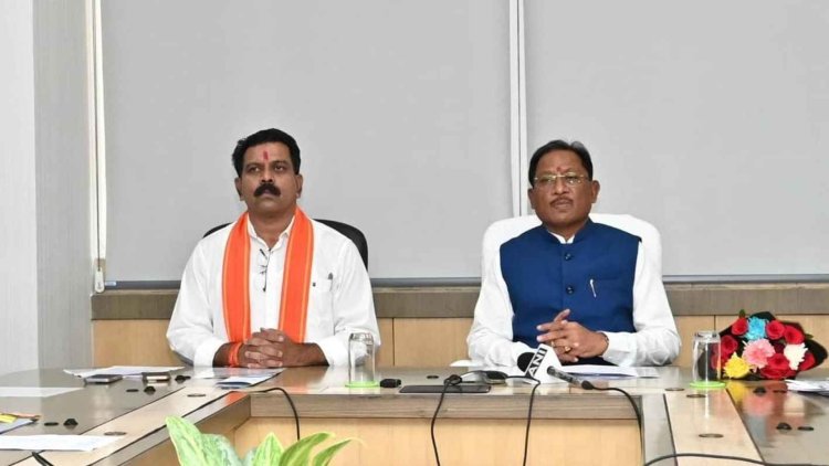 नक्सल मुक्त छत्तीसगढः पीएम, सीएम व गृहमंत्री को स्टैंडिंग ओवेशन 