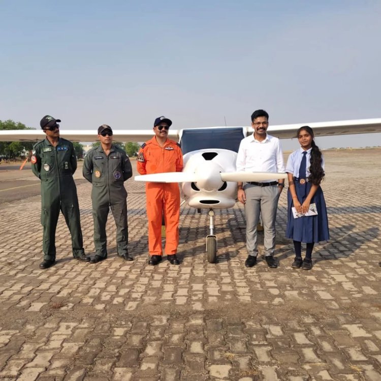 आसमान को छूने के सपनों को मिली उड़ान : सक्ती के होनहार बच्चों ने पहली बार देखा एयरपोर्ट का रोमांच