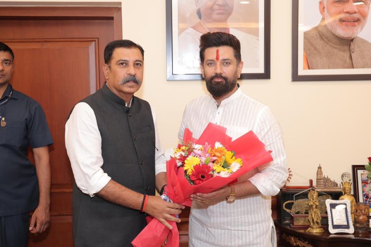 अमर पारवानी ने केंद्रीय मंत्री चिराग पासवान से की मुलाकात, छत्तीसगढ़ के व्यापार एवं उद्योग को लेकर रखे महत्वपूर्ण सुझाव