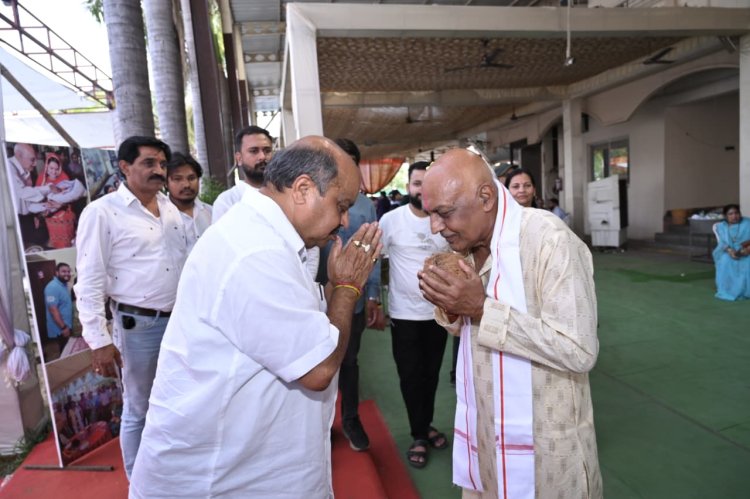 कुशालपुर में तेरहवीं कार्यक्रम में शामिल हुए विधायक पुरन्दर मिश्रा