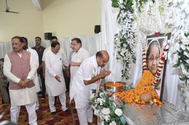 मुख्यमंत्री विष्णुदेव साय के साथ गंगा प्रसादी कार्यक्रम में शामिल हुए विधायक पुरन्दर मिश्रा