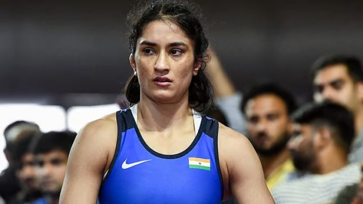 एशियन गेम्स ट्रायल में टूटा विनेश फोगाट का सपनाः विवाद और हंगामे के बाद कहा- फिर वापस आऊंगी, इसी अखाड़े में...