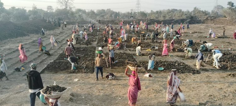 जल संरक्षण के साथ मिल रहा बंपर रोजगार : मोर गांव, मोर तरिया” अभियान से संवर रहे ग्रामीण क्षेत्र