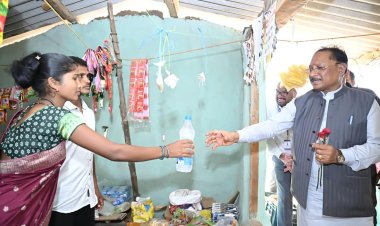 बंदूक छोड़ मासा और जयमोती ने थामी उम्मीद की डोर, आज अपनी 'छोटी सी दुकान' से चला रहे परिवार