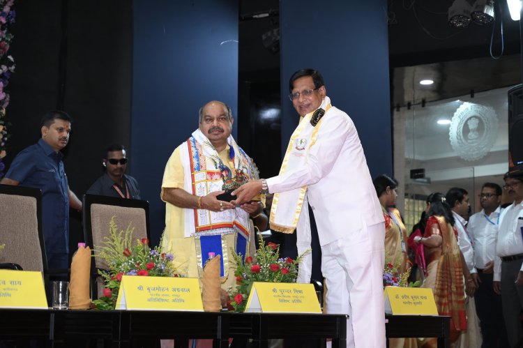 स्वास्थ्य शिक्षा और जनसेवा के प्रति समर्पित युवाओं का सम्मान, दीक्षांत समारोह में शामिल हुए विधायक पुरन्दर मिश्रा