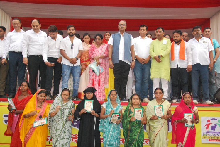 बीरगांव में सांसद बृजमोहन अग्रवाल ने सुनी जनसमस्याएं, अधिकारियों को दिए त्वरित निराकरण के सख्त निर्देश 