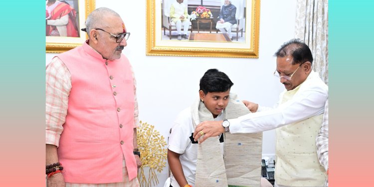 "छत्तीसगढ़ की बेटी महक नरवासे" भारतीय अंडर-19 महिला क्रिकेट टीम की उपकप्तान, मुख्यमंत्री विष्णु देव साय ने किया सम्मान