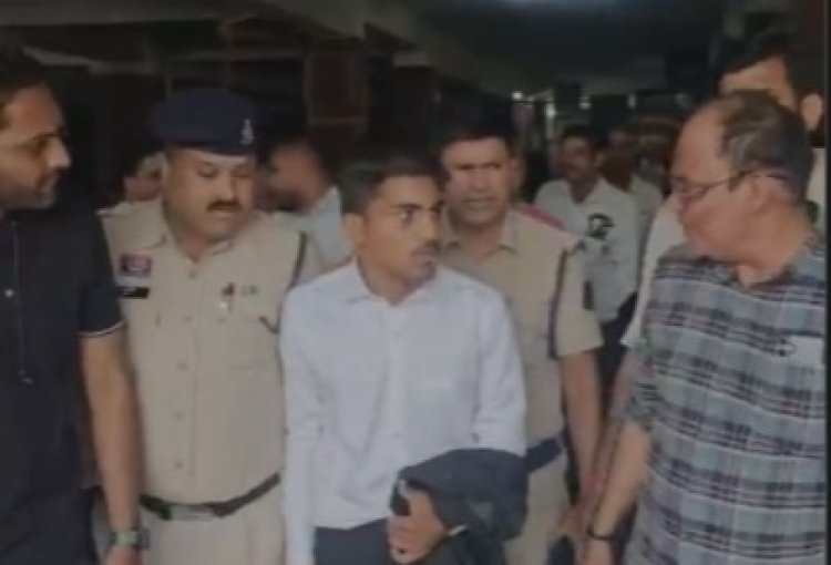 रायपुर में फर्जी वकील पकड़ाया, कई संदिग्ध दस्तावेज बरामद; गिरोह से जुड़े होने की आशंका