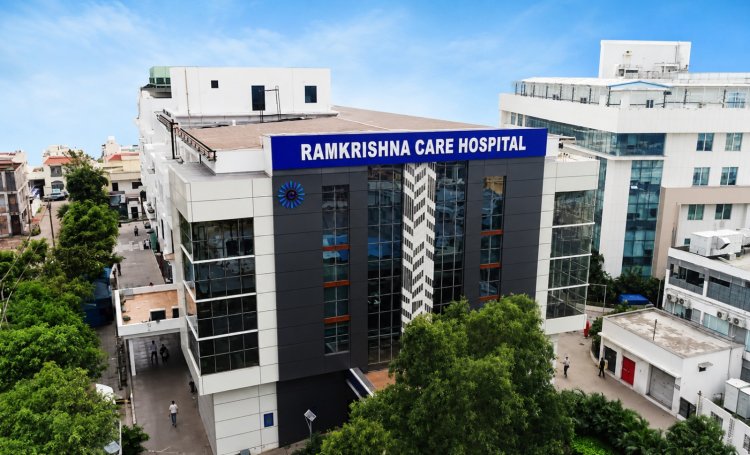 राष्ट्रीय डॉक्टर्स डे पर रामकृष्ण CARE हॉस्पिटल्स ने डॉक्टरों को किया सम्मानित