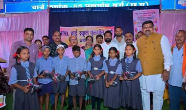 प्रवेश उत्सव में मंत्री यादव ने विद्यार्थियों के साथ किया सामूहिक मंत्रोच्चार