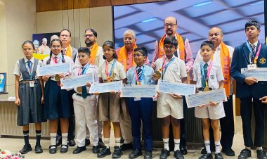 राष्ट्रीय उत्कृष्टता सम्मान समारोह में शामिल हुए विधायक पुरन्दर मिश्रा, राज्यपाल रमेन डेका ने मेधावी विद्यार्थियों का किया सम्मान