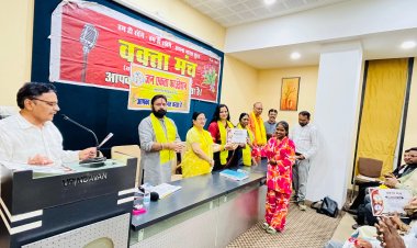 वक्ता मंच द्वारा 50 नवोदित रचनाकार सम्मानित