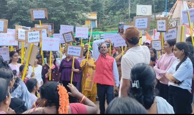 लौह नगरी किरंदुल में नीट अभ्यर्थियों के समर्थन में छात्रों ने निकाली शांतिपूर्ण रैली