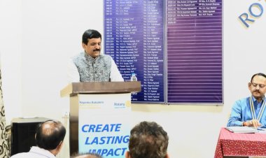 मोबाइल,कम्प्यूटर के अत्यधिक उपयोग से दृष्टि कमजोर होने की संभावना :  डॉ. दिनेश मिश्र