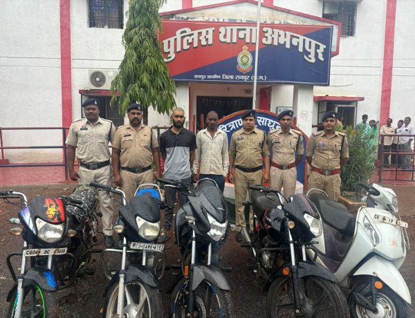 बाजार से लेकर सड़क तक : बाइक-स्कूटी चुराने वाला गैंग पकड़ाया,नाबालिग समेत 3 गिरफ्तार