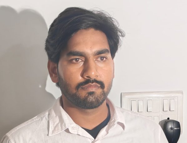 फर्जी 'केंद्रीय अफसर' बनकर ट्रांसफर पोस्टिंग का बड़ा खेल : नौकरी लगाने का झांसा देकर लाखों की ठगी,रायपुर पुलिस ने बिहार के आरोपी को दबोचा