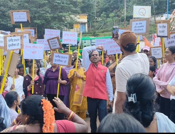 लौह नगरी किरंदुल में नीट अभ्यर्थियों के समर्थन में छात्रों ने निकाली शांतिपूर्ण रैली