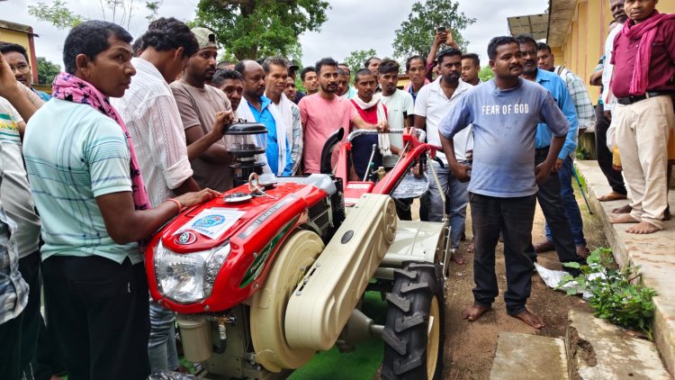 डीएमएफ योजना : गीदम में 24 किसानों को मिला पावर टिलर, आधुनिक कृषि को मिलेगा बढ़ावा