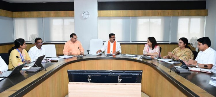 उप मुख्यमंत्री विजय शर्मा का बड़ा फैसला "छत्तीसगढ़ में एआई तकनीक से होगा पीएमजीएसवाई सड़कों का निरीक्षण"