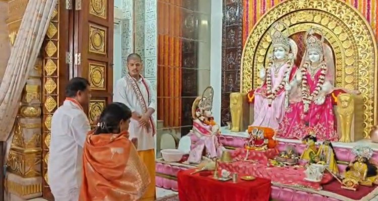 मंदिरों में पूजा कर जन्मदिन की शुरुआत : नकटी के प्रभावितों से मिले दीपक बैज,दिनभर राजीव भवन में कार्यकर्ताओं से करेंगे मुलाकात