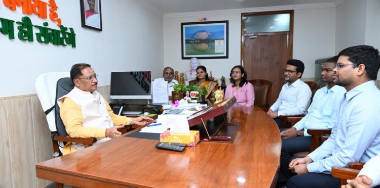 सीएम से मिले अखिल भारतीय सेवाओं में चयनित अभ्यर्थी 