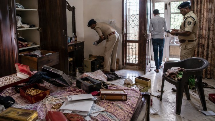 CG Crime : प्रधान पाठक के सूने मकान पर चोरों का धावा, लाखों के जेवर और नगदी पार; जांच में जुटी पुलिस