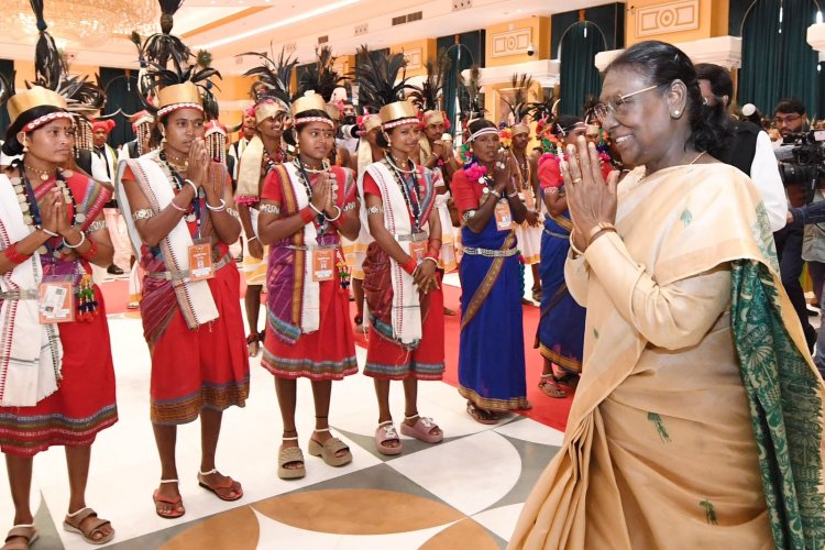 राष्ट्रपति भवन के विशेष अतिथि बने बस्तर के मांझी-चालकी