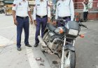 रायपुर में वाहन चेकिंग के दौरान यातायात पुलिस ने पकड़ी चोरी की बाइक, चालक मौके से फरार