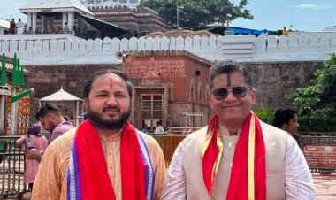 एटी ज्वेलर्स से पुरी पहुंची श्रद्धालुओं की मनोकामनाएं : निकेश बरड़िया और बस्तर महाराज कमलचंद्र भंजदेव ने भगवान जगन्नाथ से की खुशहाली की प्रार्थना