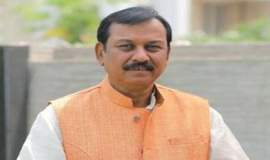 सांसद बनाम अफसर विवाद गहराया: विजय बघेल ने भी लोकसभा अध्यक्ष से की विशेषाधिकार हनन की शिकायत, अधिकारियों पर लगाया उपेक्षा का आरोप