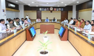 साय कैबिनेट के बड़े फैसले: 500 करोड़ का AI मिशन मंजूर, BEML प्लांट, डिजिटल PWD सिस्टम समेत 7 अहम प्रस्तावों पर लगी मुहर
