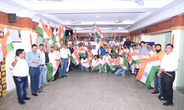 व्यापारी समाज निभाएगा राष्ट्र प्रथम का संकल्प, पूरे प्रदेश में चलेगा तिरंगा अभियान - अमर पारवानी