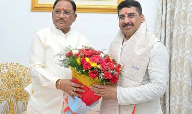 सीएम विष्णुदेव साय से मिले नवनियुक्त राष्ट्रीय सोशल मीडिया संयोजक दीपक म्हस्के,कहा-डिजिटल माध्यम बनेगा जनता और सरकार के बीच सेतु