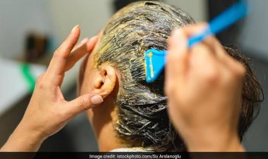 केमिकल हेयर डाई को कहें अलविदा: रसोई की इन चीजों से बालों को बनाएं प्राकृतिक रूप से काला