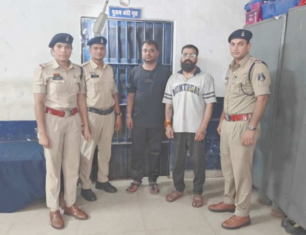 नकली 'गोल्ड फ्लेक' सिगरेट के काले कारोबार का भंडाफोड़: 2 आरोपी गिरफ्तार, 8,000 से अधिक नकली सिगरेट जब्त