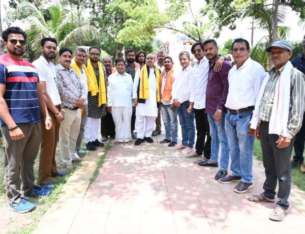कांशीराम नगर में हरेली तिहार की धूम, विधायक पुरंदर मिश्रा ने कृषि औजारों की पूजा-अर्चना कर सुख-समृद्धि की कामना की