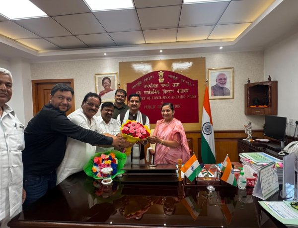 नीमूबेन जयंतीभाई बांभनीय, केंद्रीय राज्य मंत्री, उपभोक्ता मामले, खाद्य एवं सार्वजनिक वितरण मंत्रालय, भारत सरकार से प्रदेश राइस मिलर्स एसोसिएशन की नई दिल्ली में मुलाकात