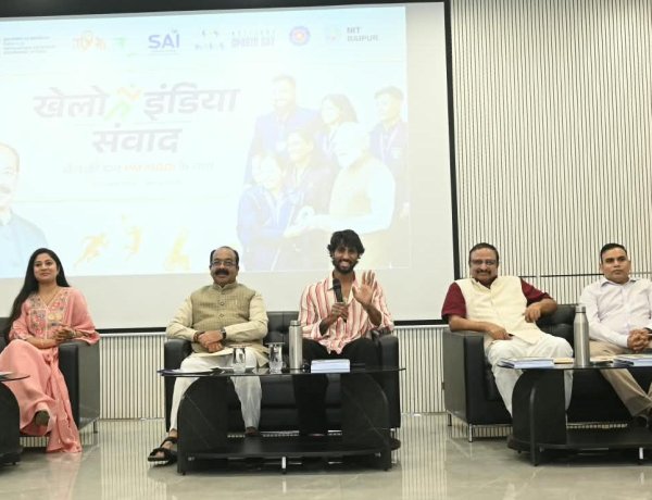 अरुण साव बोले- नशा युवाओं को कमजोर करता है, तिलक वर्मा ने कहा- खेल सिखाता है दबाव झेलना