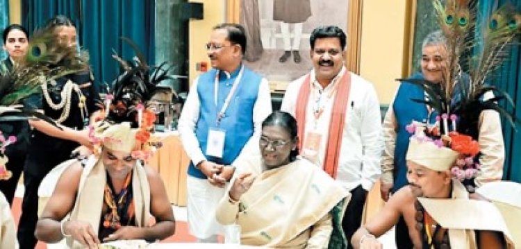 बस्तर के प्रतिनिधियों ने देखा राष्ट्रपति भवन, बस्तर की संस्कृति का हुआ भव्य सम्मान