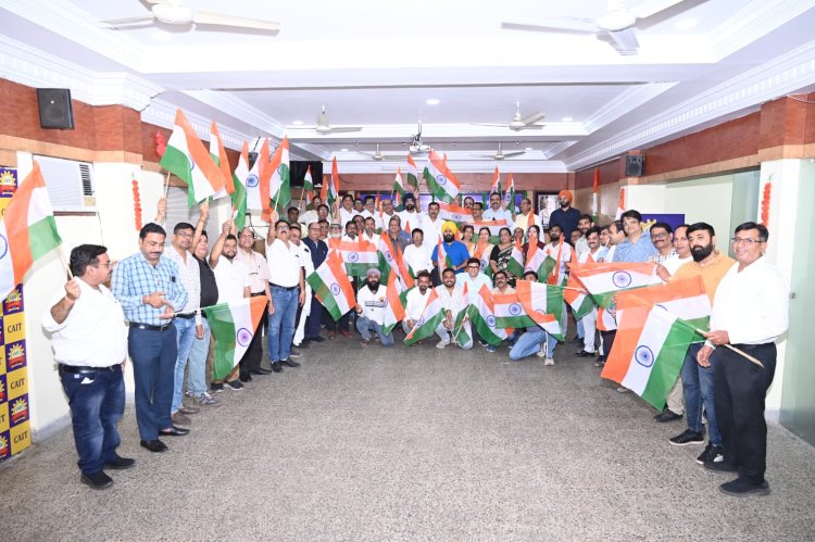 व्यापारी समाज निभाएगा राष्ट्र प्रथम का संकल्प, पूरे प्रदेश में चलेगा तिरंगा अभियान - अमर पारवानी