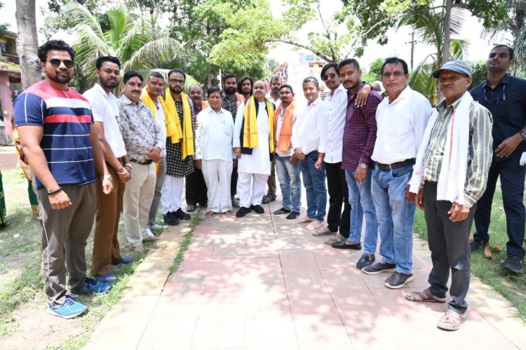 कांशीराम नगर में हरेली तिहार की धूम, विधायक पुरंदर मिश्रा ने कृषि औजारों की पूजा-अर्चना कर सुख-समृद्धि की कामना की