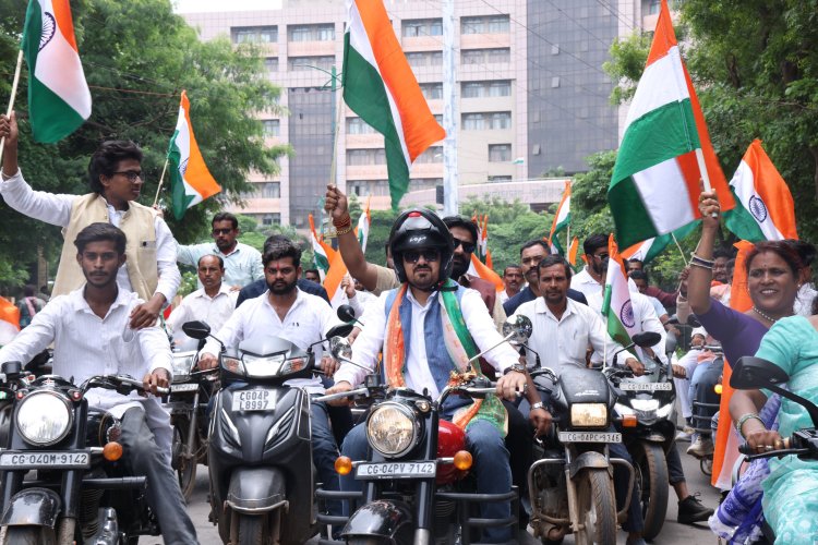 विधानसभा चौक से खरोरा तक 'तिरंगामय' हुआ धरसींवा, विधायक अनुज शर्मा की अगुवाई में 20 गांवों से गुजरी भव्य शौर्य यात्रा