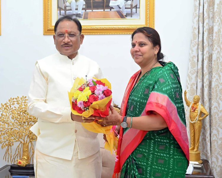 सीएम साय से मिलीं महिला मोर्चा की नवनियुक्त राष्ट्रीय अध्यक्ष रूपकुमारी चौधरी,कहा-आधी आबादी को राष्ट्र निर्माण से जोड़ना ही मुख्य ध्येय